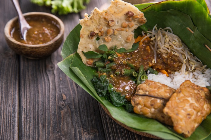 Tampilan pecel sayur pada perbedaan pecel lele dan pecel sayur