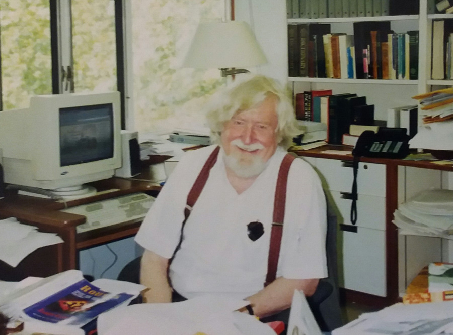 Clifford Geertz seorang Antroplog yang memperkenal istilah Priyayi dan Abangan (foto; geotimes.id)