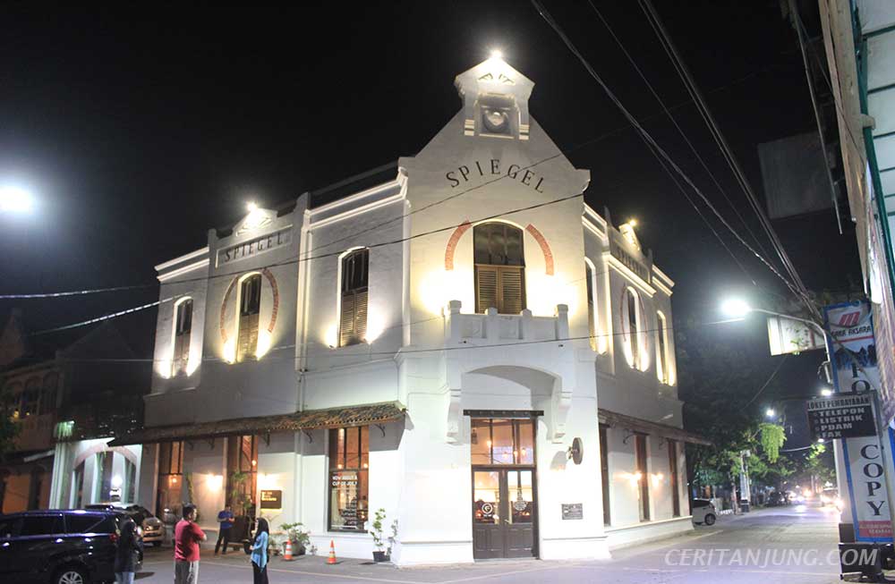 Gedung Spiegel menjadi spot foto estetik, instagramable, dan vintage di Kota Lama Semarang