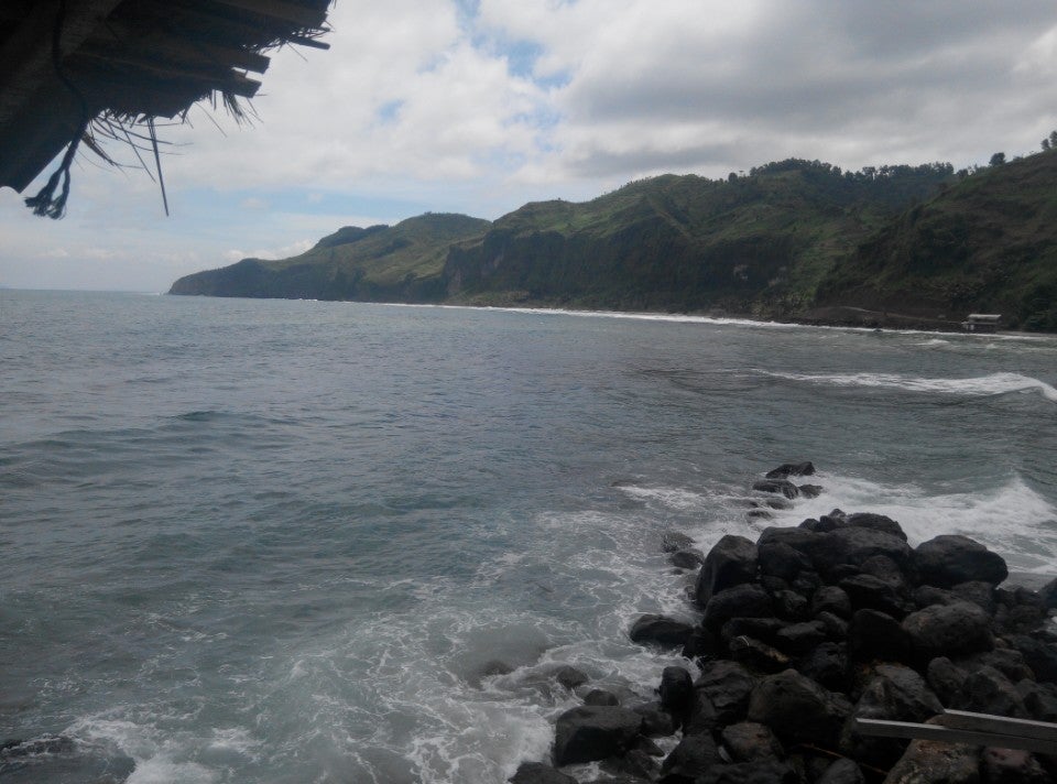 pantai menganti jateng