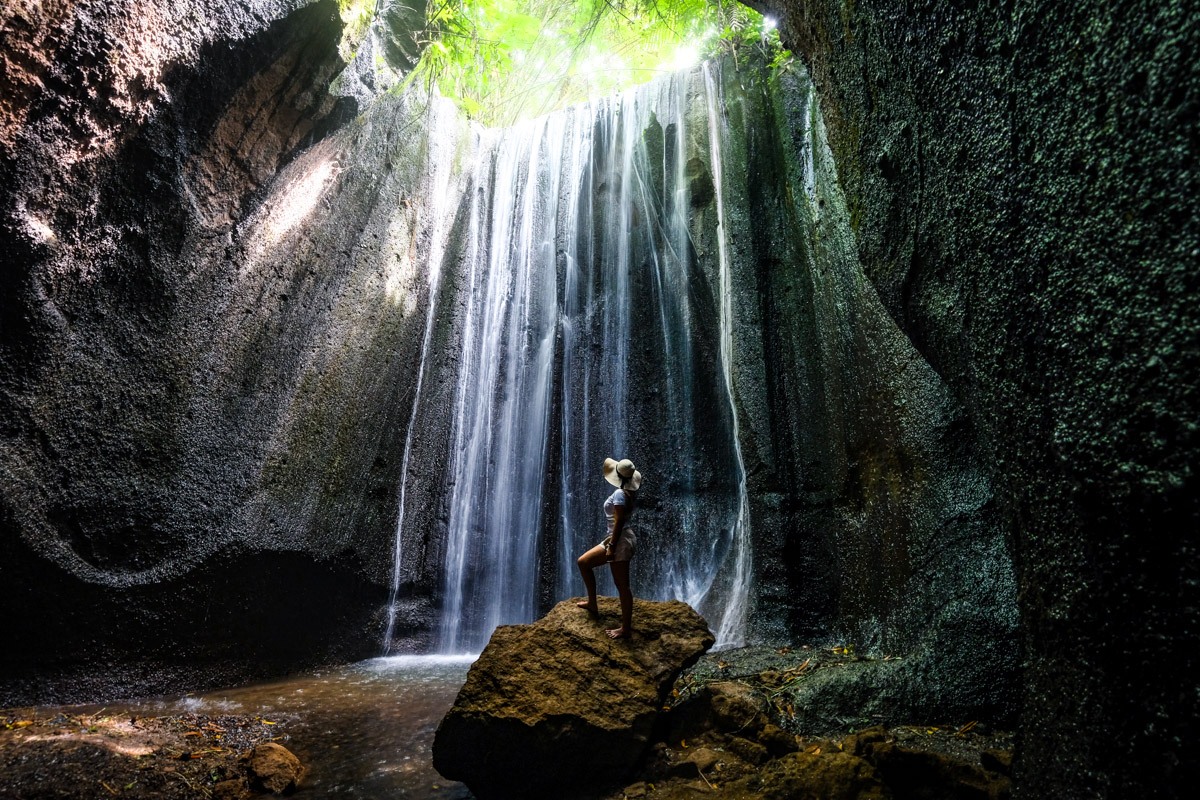 Daya Tarik Air Terjun Tukad Cepung, Wisata Alam Tersembunyi Di Bali