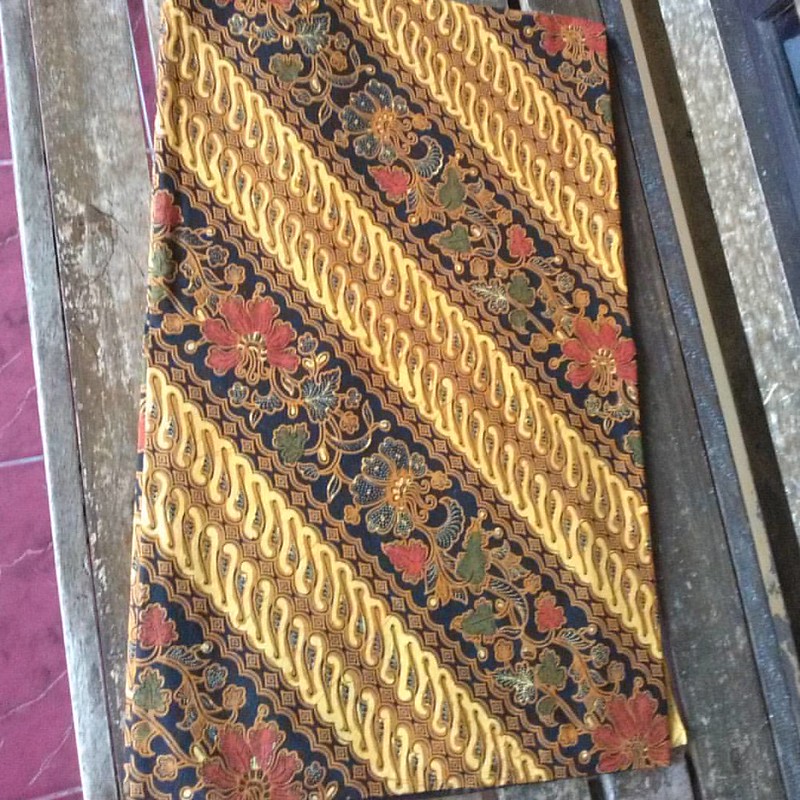 batik sogan solo