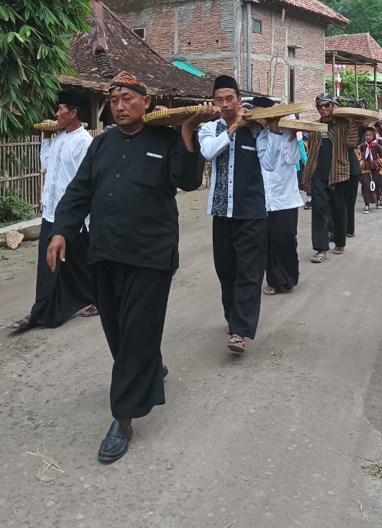 Kirab Fosil Purba
