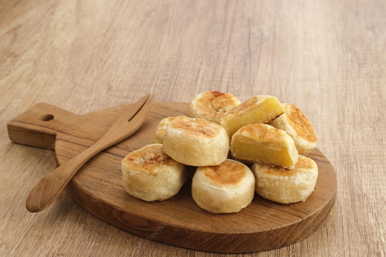 Bakpia Pathok merupakan camilan khas Jogjakarta yang menjadi buah tangan para wisatawan (foto: freepik.com)