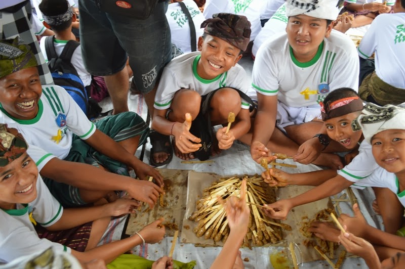 Sate Lilit, olahan kuliner sate khas Bali yang memiliki makna filosofi mendalam pada budaya Bali