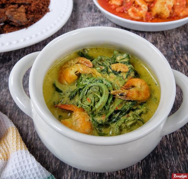 Gulai Paku © resepkoki.id