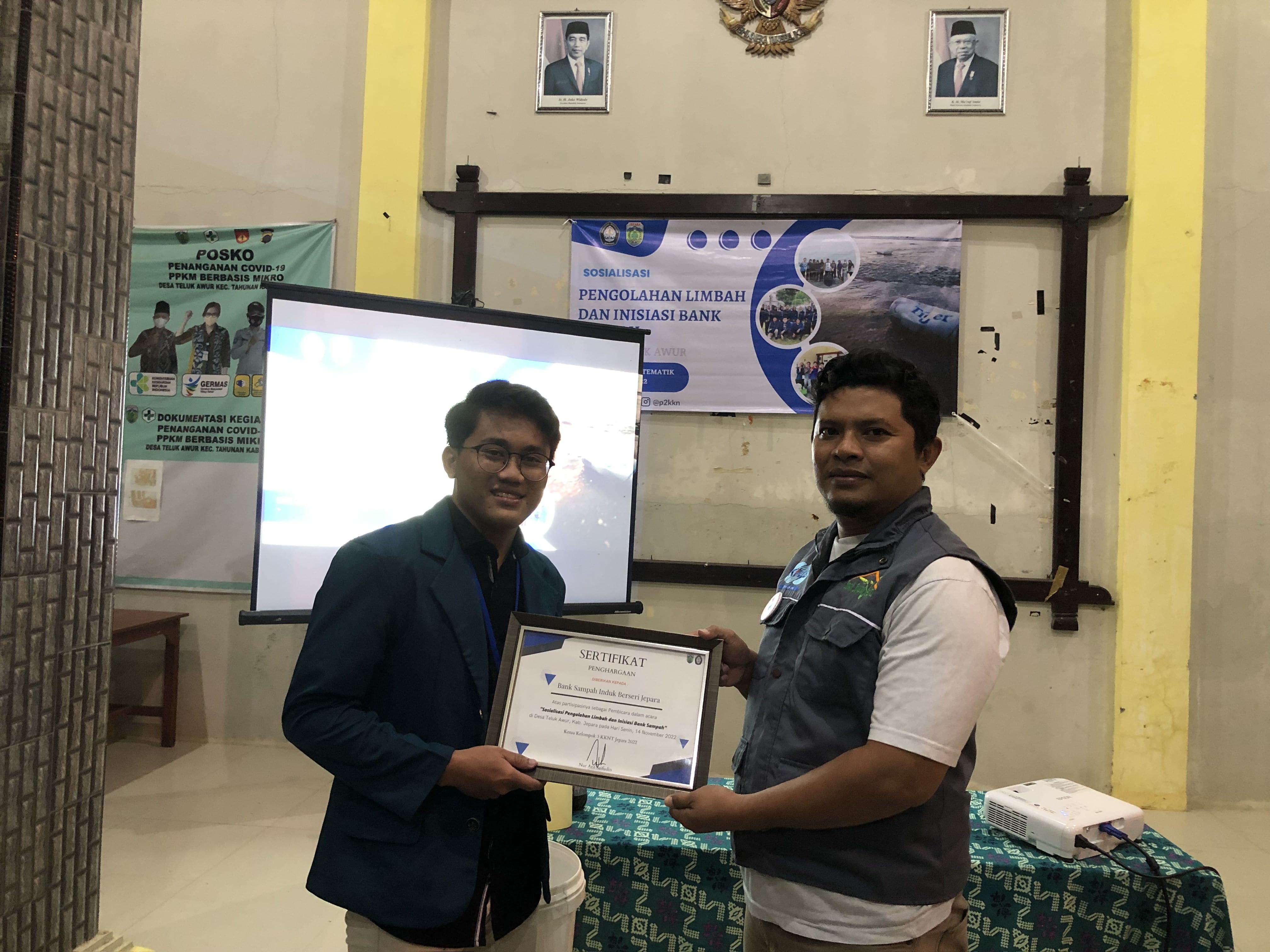 Penyerahan Apresiasi Narasumber