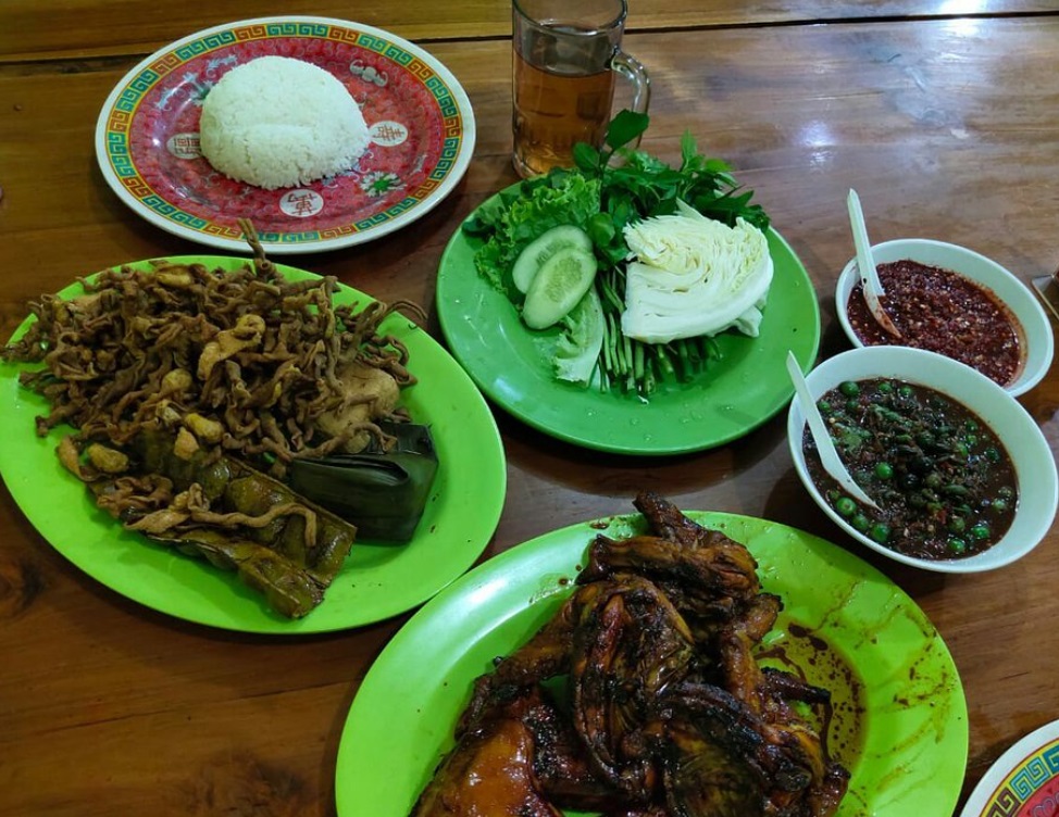 kuliner sekitar alun-alun bandung