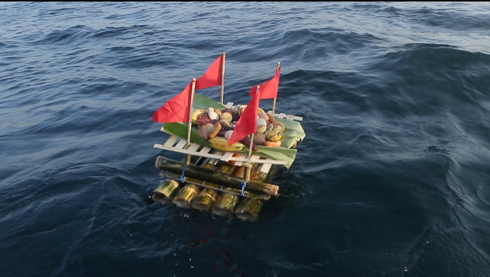 Tradisi Larung Laut Tuturangiana Andala, salah satu tradisi yang berasal dari Pulau Makassar, Sulawesi Tenggara sebagai bentuk menolak kesialan dan doa-doa kepada Tuhan.
