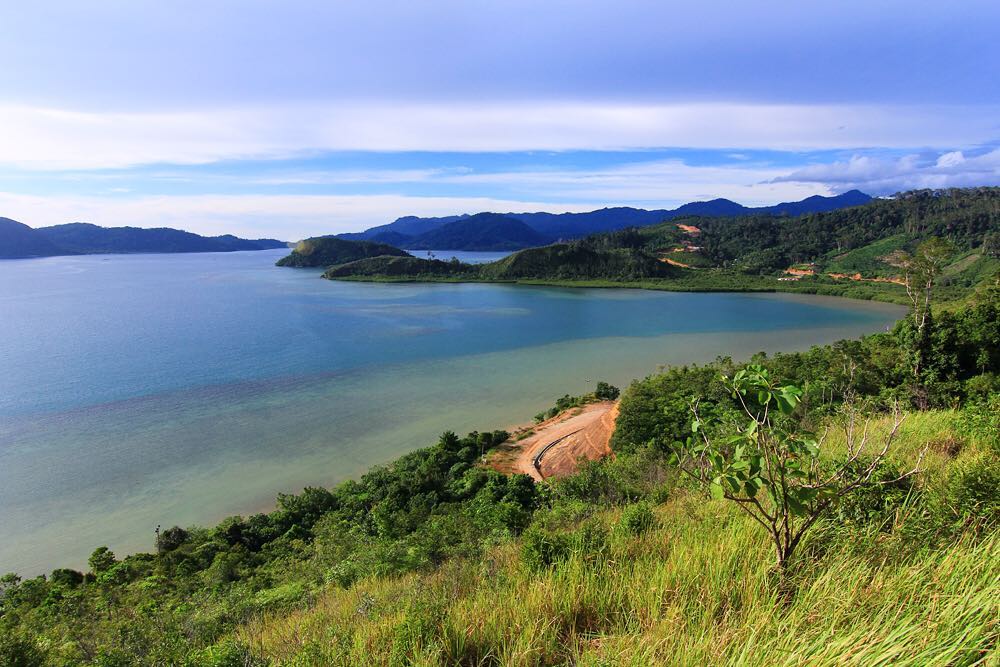 Pesona Pantai Mandeh Pesisir Selatan. @phinemo.com