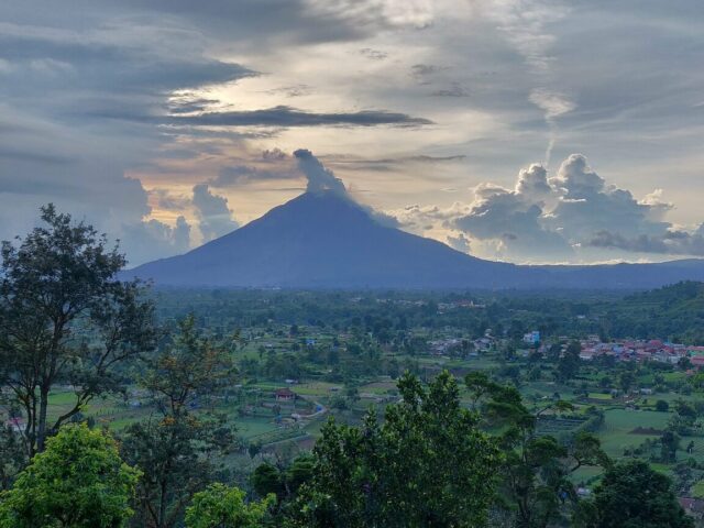 View kota Berastagi dari Bukit Gundaling