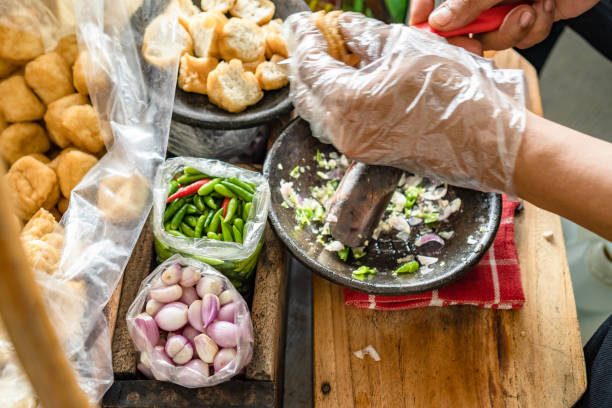 Proses Pembuatan Tahu Gejrot | Foto: Karina Mako Oktaviani/istockphoto.com