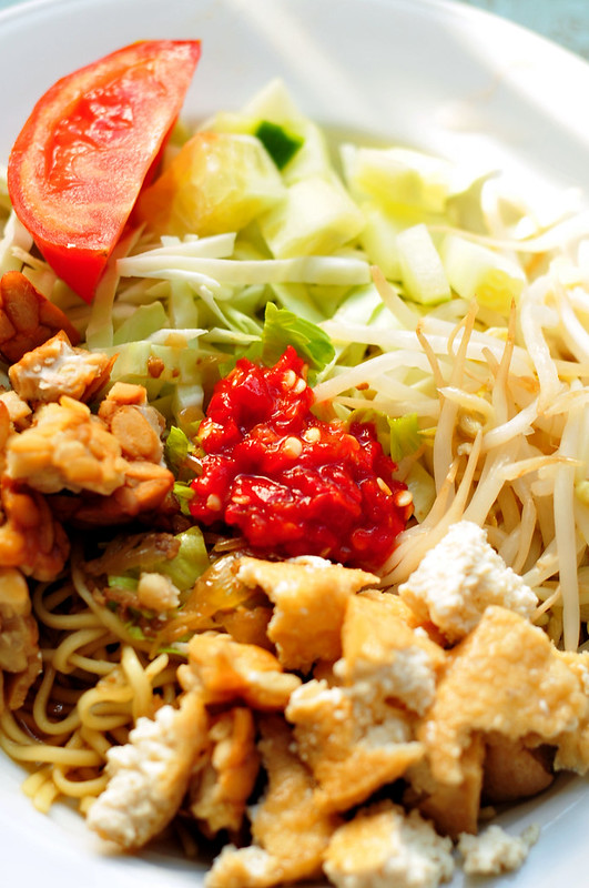 tahu acar makanan khas solo