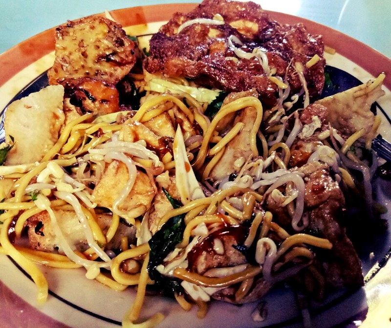 tahu kupat makanan khas solo