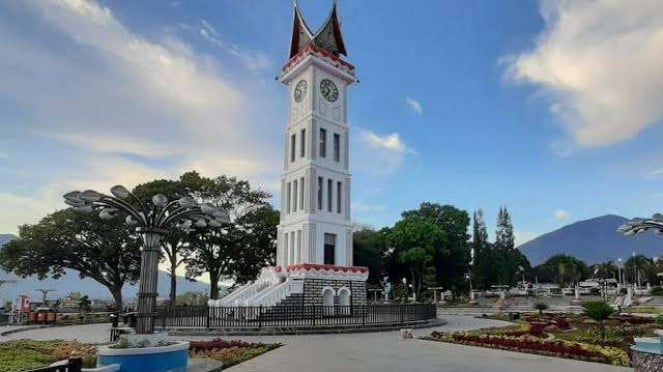 Jam Gadang | Foto: Intip Seleb