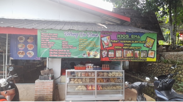 Jajanan Khas Kertarahayu dari UMKM bisa dibeli di Kampeng Kita | Dokumentasi Pribadi