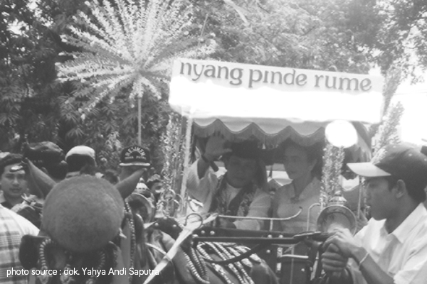 Tradisi Bikin Rume Betawi, tradisi syukuran dan diskusi bersama masyarakat sekitar saat ingin membangun dan pindah rumah