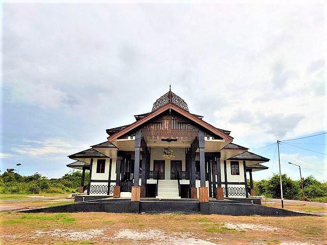 rumah adat melayu kalimantan barat