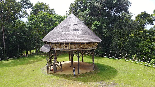 rumah adat kaliamantan barat rumah baluk