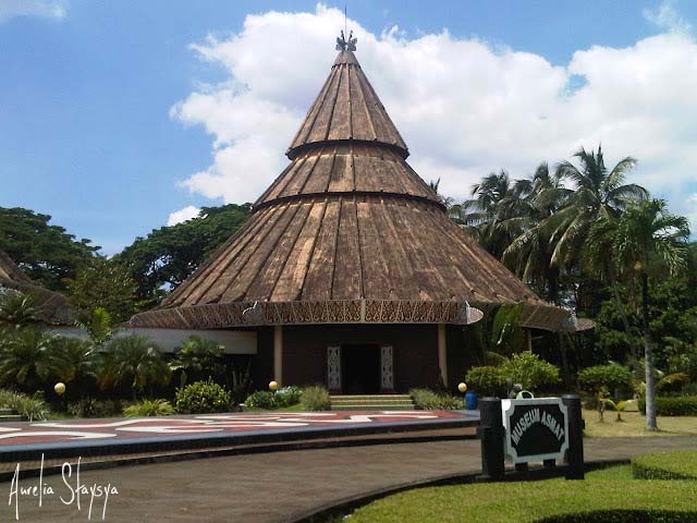 Suku Asmat, Papua: Sejarah, Tradisi, dan Budaya Tradisionalnya