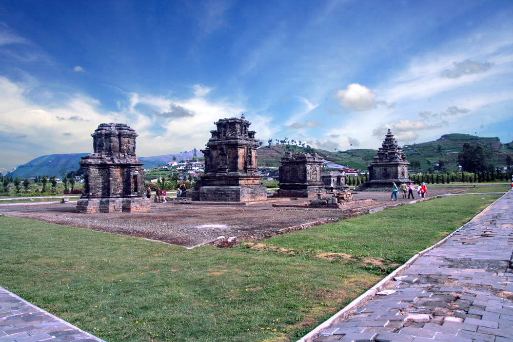 Kawasan Candi Arjuna | jatmika jati/Shutterstock
