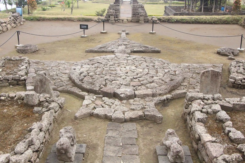 candi cetho
