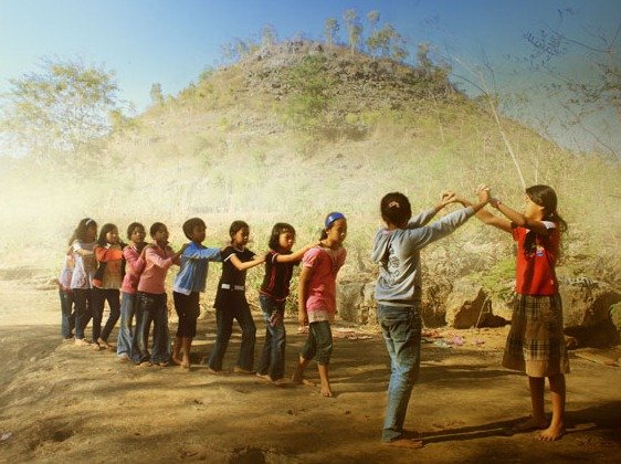 Sekilas Tentang Permainan Ular Naga