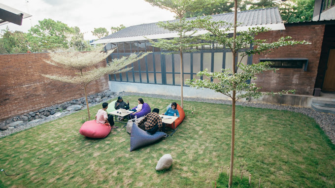 infini coworking space di jogja