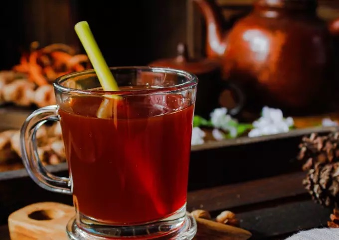 Minuman bir yang berasal dari Betawi. Bir ini dinamakan bir pletok
