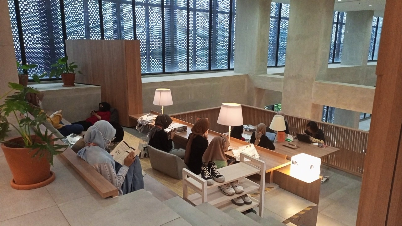 Rekomendasi Perpustakaan untuk Date