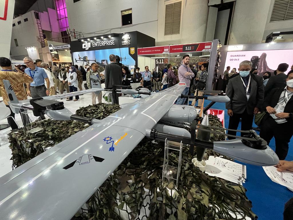 Drone bersenjata buatan Pindad (photo : Defense Studies)