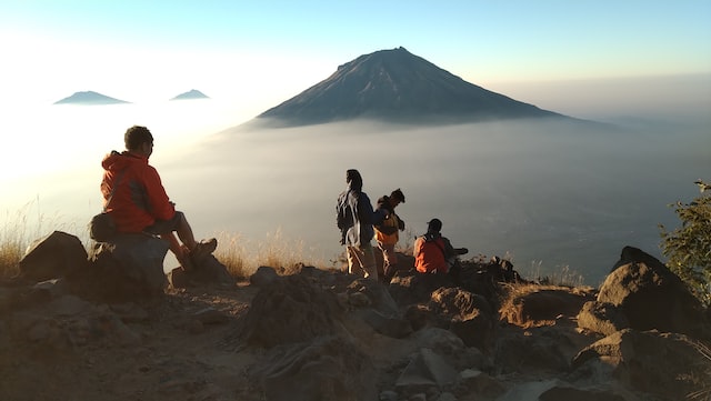 mendaki gunung sindoro