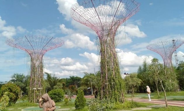 Replika Garden by the Bay di Taman Wisata Jambi Paradise
