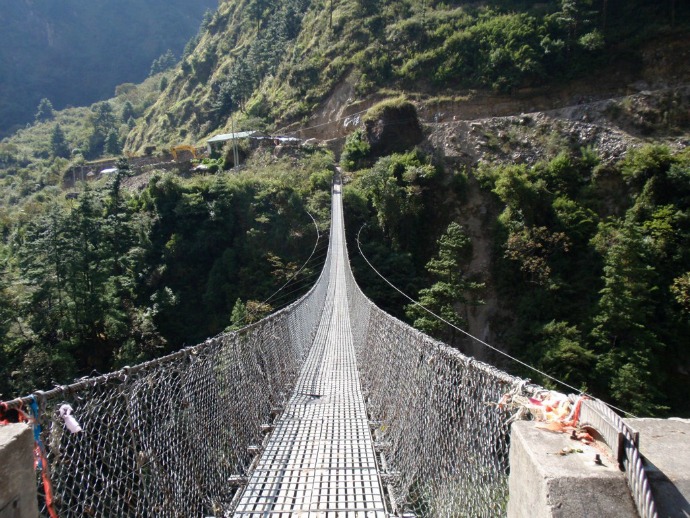 Jembatan Gantung di Taman Wisata Jambi Paradise