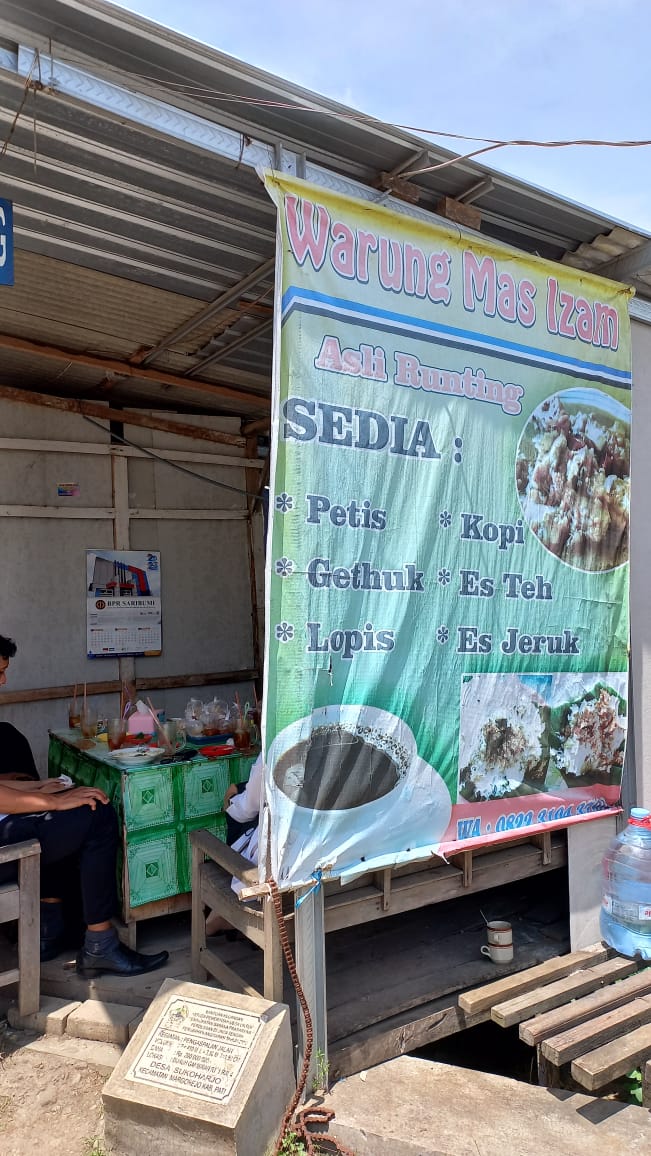Warung Sederhana Penjual Petis Runting