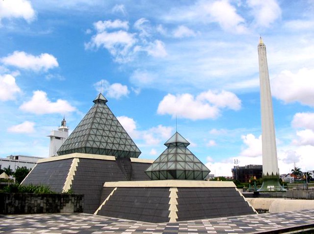 museum sepuluh november surabaya