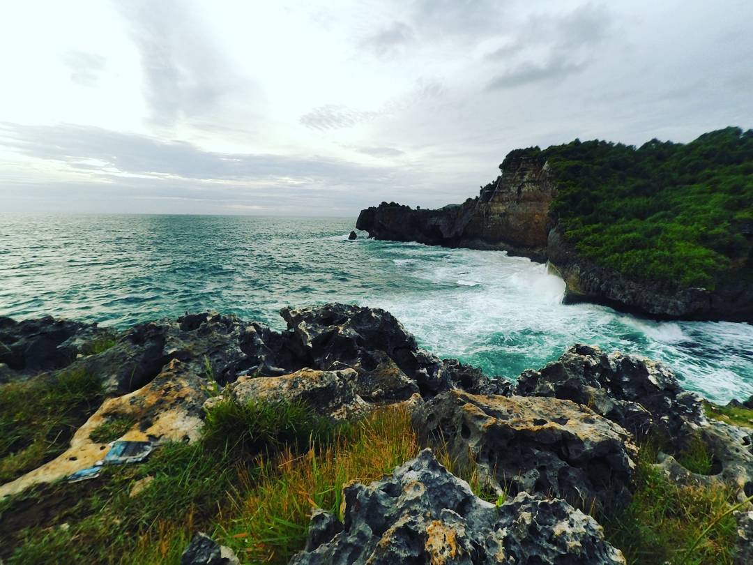 Pantai Nglimun Gunungkidul | Foto: taaaqim/Instagram