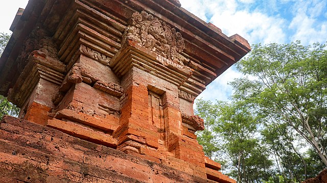 Peninggalan Kerajaan Majapahit -Candi Jabung