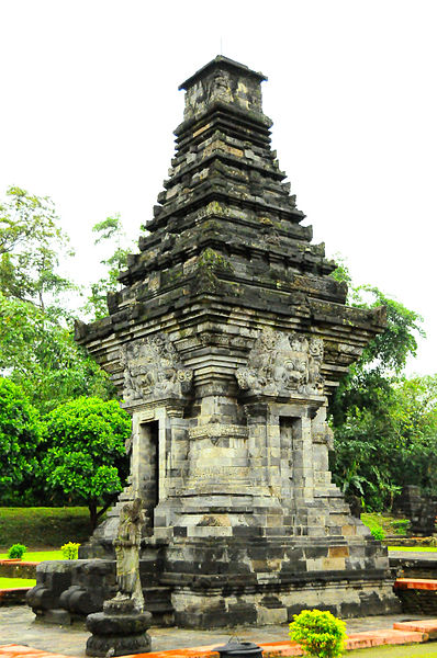 Peninggalan kerajaan majapaht -candi penataran