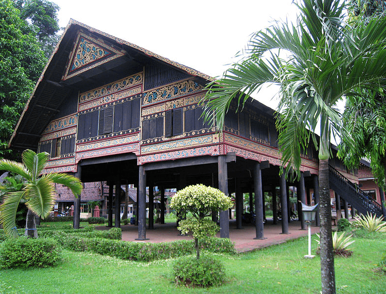 Rumah Adat Krong Bade dari Aceh, 10 Nama Rumah Adat Di Indonesia