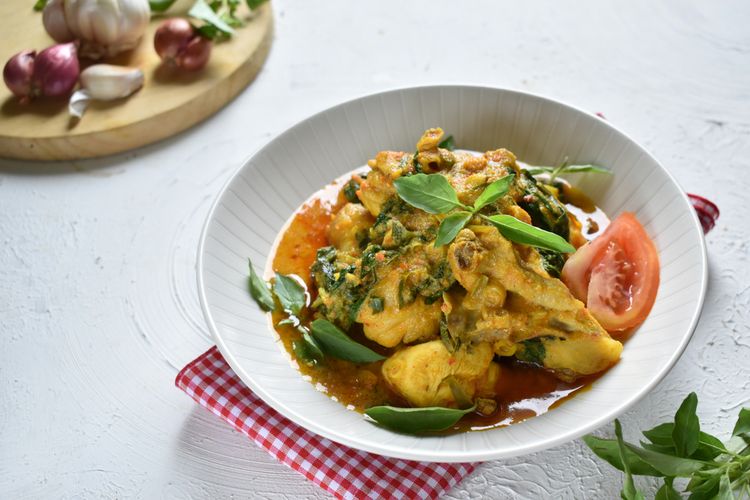 Ayam Woku, 10 Makanan Khas Lebaran Beberapa Daerah Di Indonesia Yang Patut Kamu Ketahui