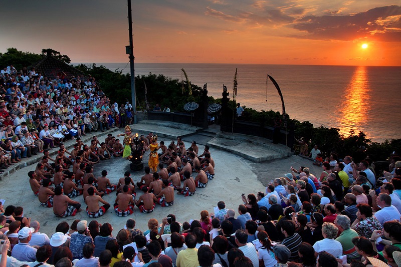 Pertunjukan Budaya di Pura Luhur Uluwatu | Foto:badungtourism.badungkab.go.id