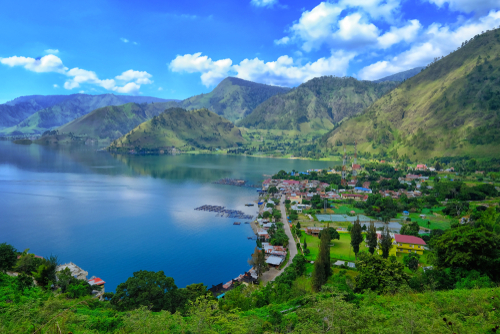 Danau Toba | Ploo Galary (Shutterstock)