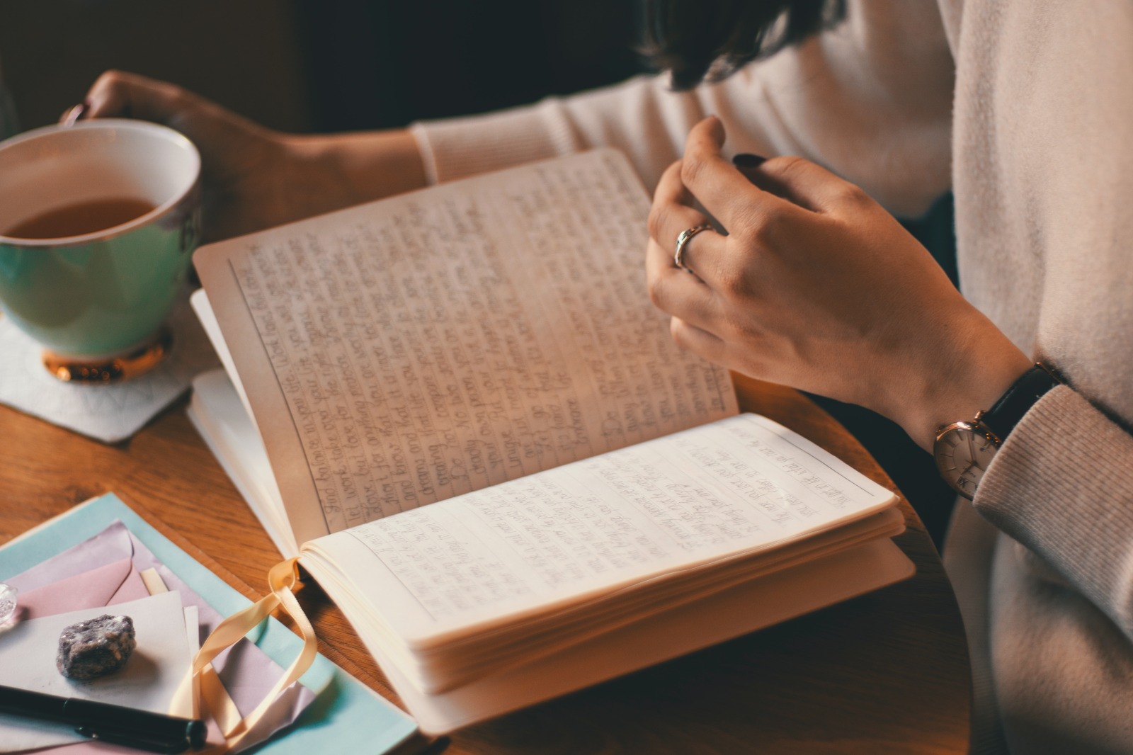 Menulis Buku Harian | Foto: Alina Vilchenko/Pexels