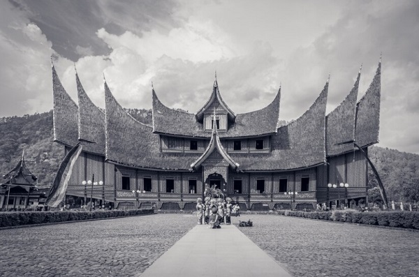 Sejarah Rumah Gadang