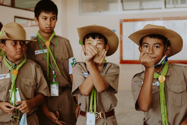 Menanamkan nilai-nilai pendidikan karakter pada anak | pexels.com/Ron Lanc