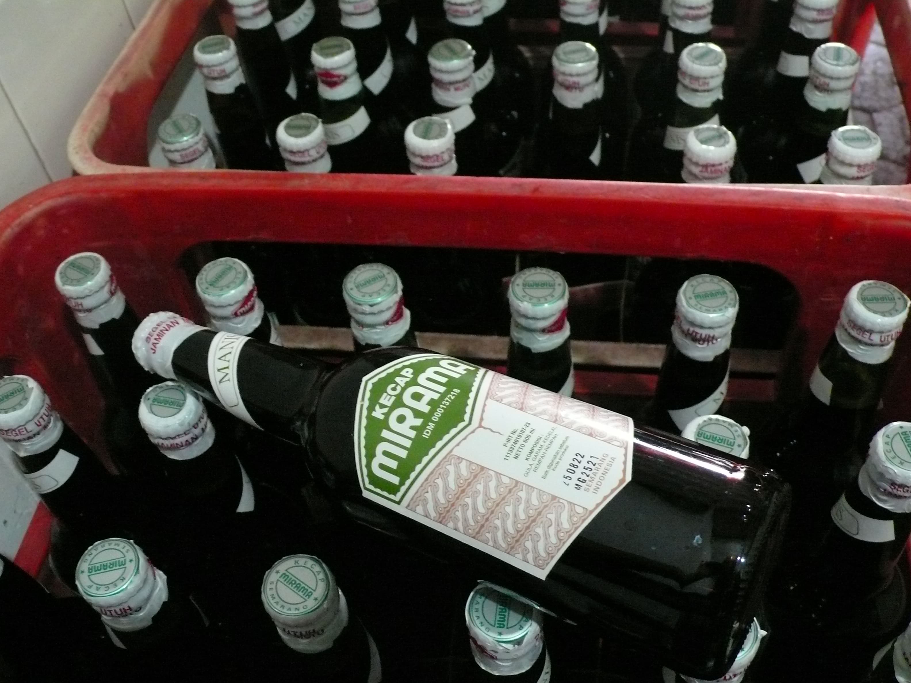 Label kecap Mirama khas dengan motif batik parang | Foto: Dokumen Pribadi