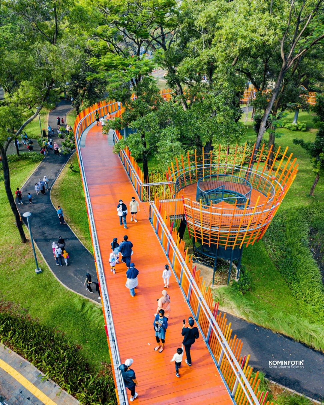 Infinity Bridge Line | Foto: @kotajakartaselatan