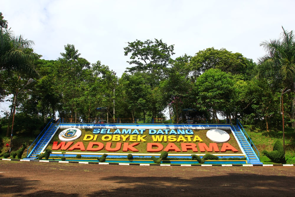 Objek wisata waduk Darma | Husni/Shutterstock