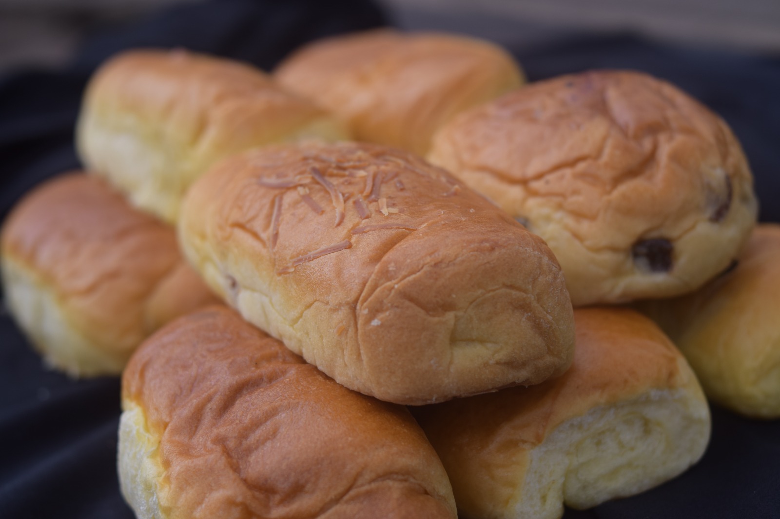 Salah satu menu roti dari Toko Roti Sidodadi yang terletak di Kota Bandung. | Foto: Dokumentasi Pribadi